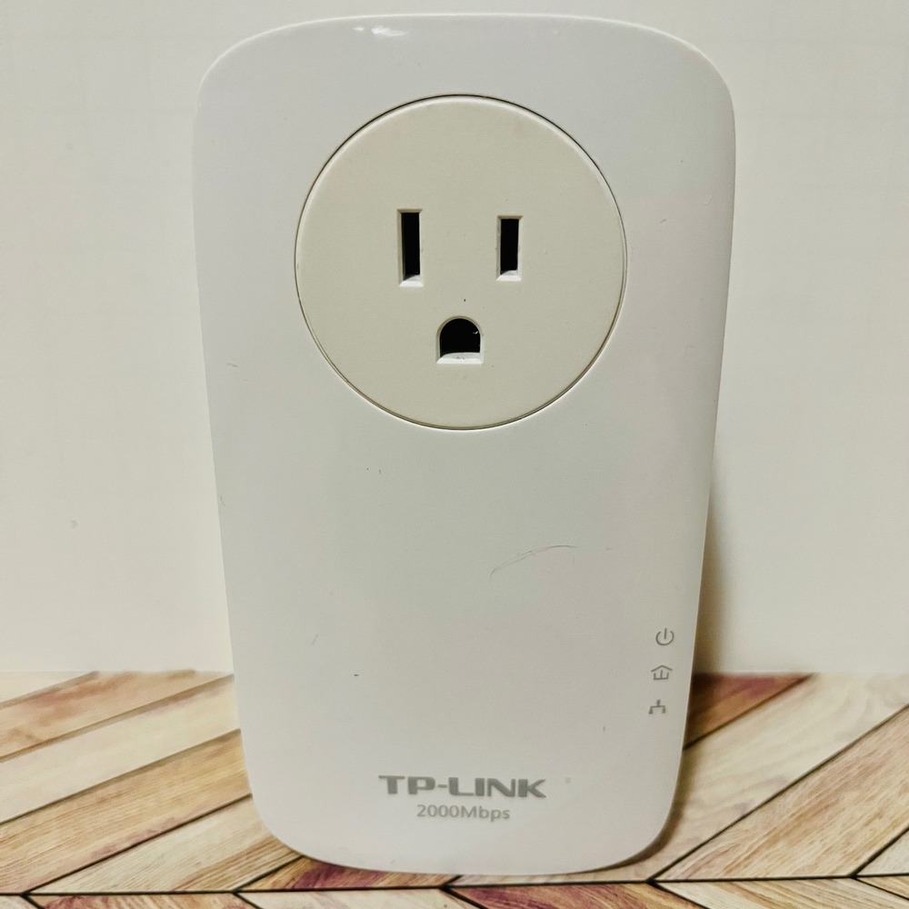 TP-Link TL-PA9020P AV2000 Passthrough Powerline Adapter White 2-Port Gigabit
